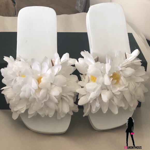 Flower Detail Pool Slide - Picture 2 of 4